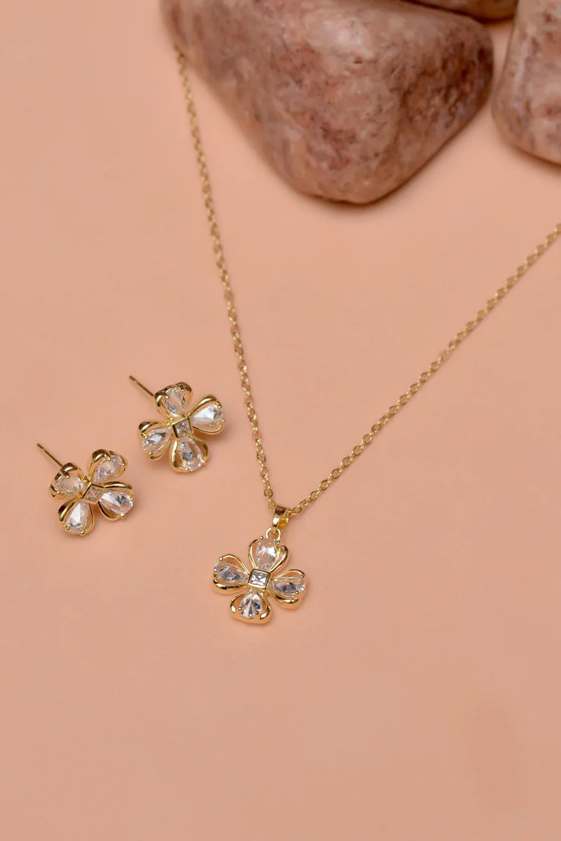 Partywear golden Locketset